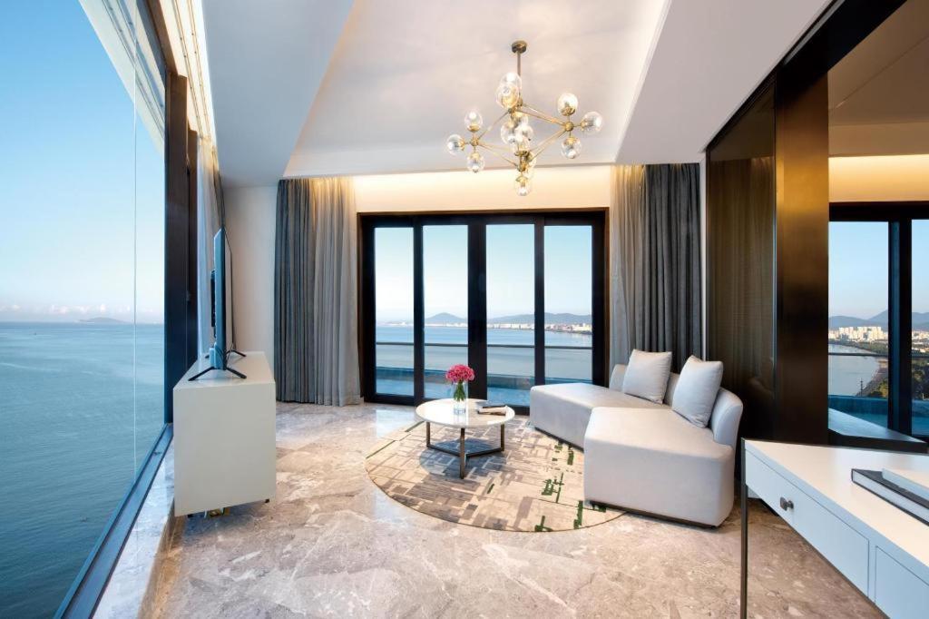 Rock Platinum Sea View Hotel Sanya Extérieur photo